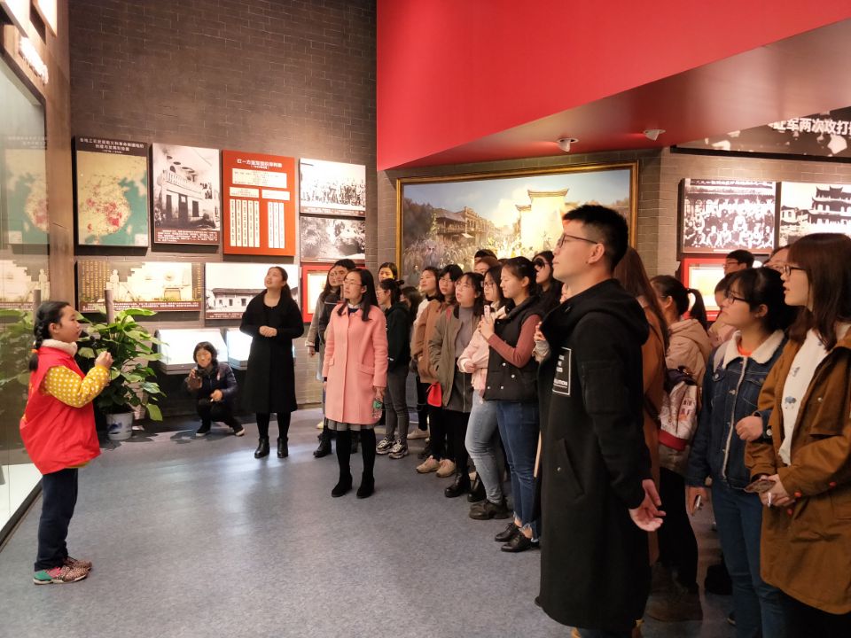 1521431292354075205.jpg 宣誓照3.jpg