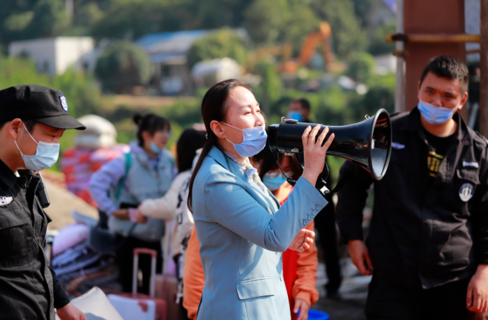 1635069921252007247.png 苏玲.png