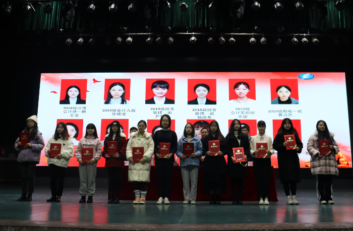 1640770269871082916.png 33.png