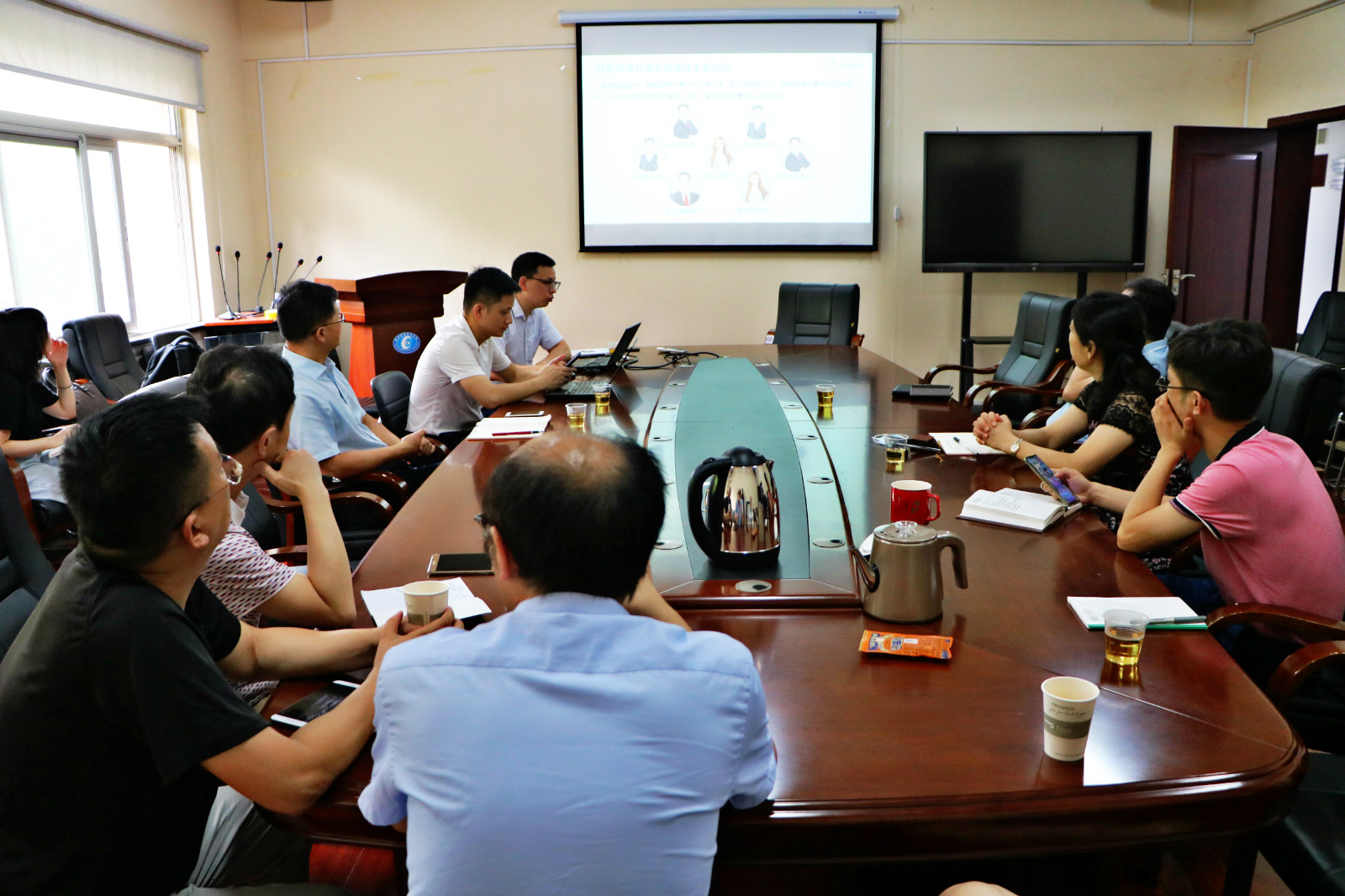 金蝶精一信息科技服务有限公司来会计学院交流洽谈