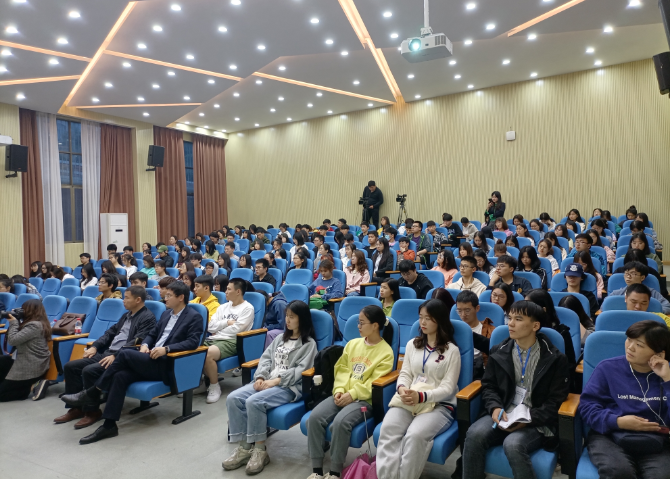 1621818982659095780.png 活动现场1.png