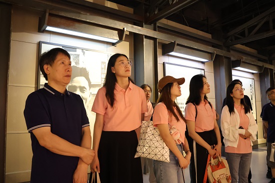 1692068043079050218.jpg 参观焦裕禄纪念馆.jpg