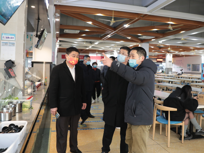 beat365中文在线官网领导检查指导开学前准备工作