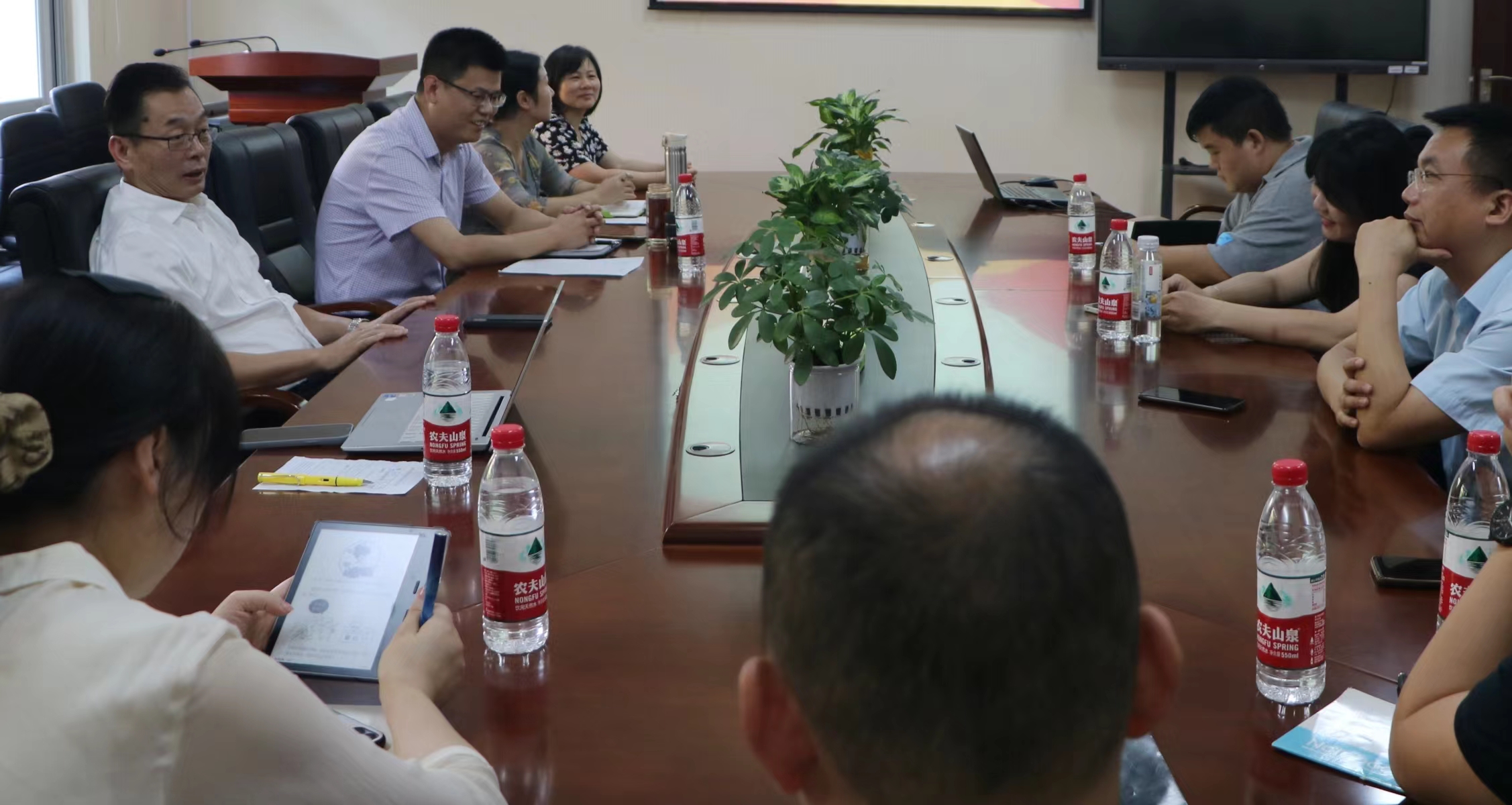 会计学院召开教授、副教授、行政人员及辅导员、讲师及助教座谈会