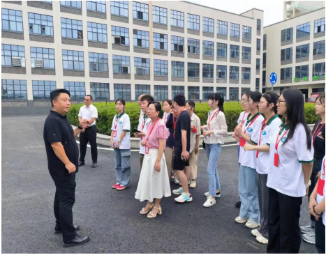 展示价值,成就幸福--“预制”前路“菜”园掘金队赴彭记坊调研