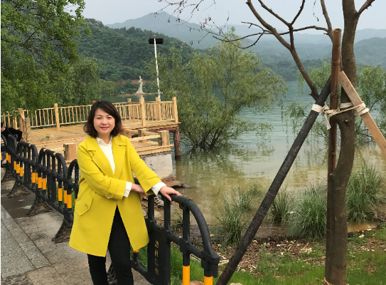 副教授：汤春华