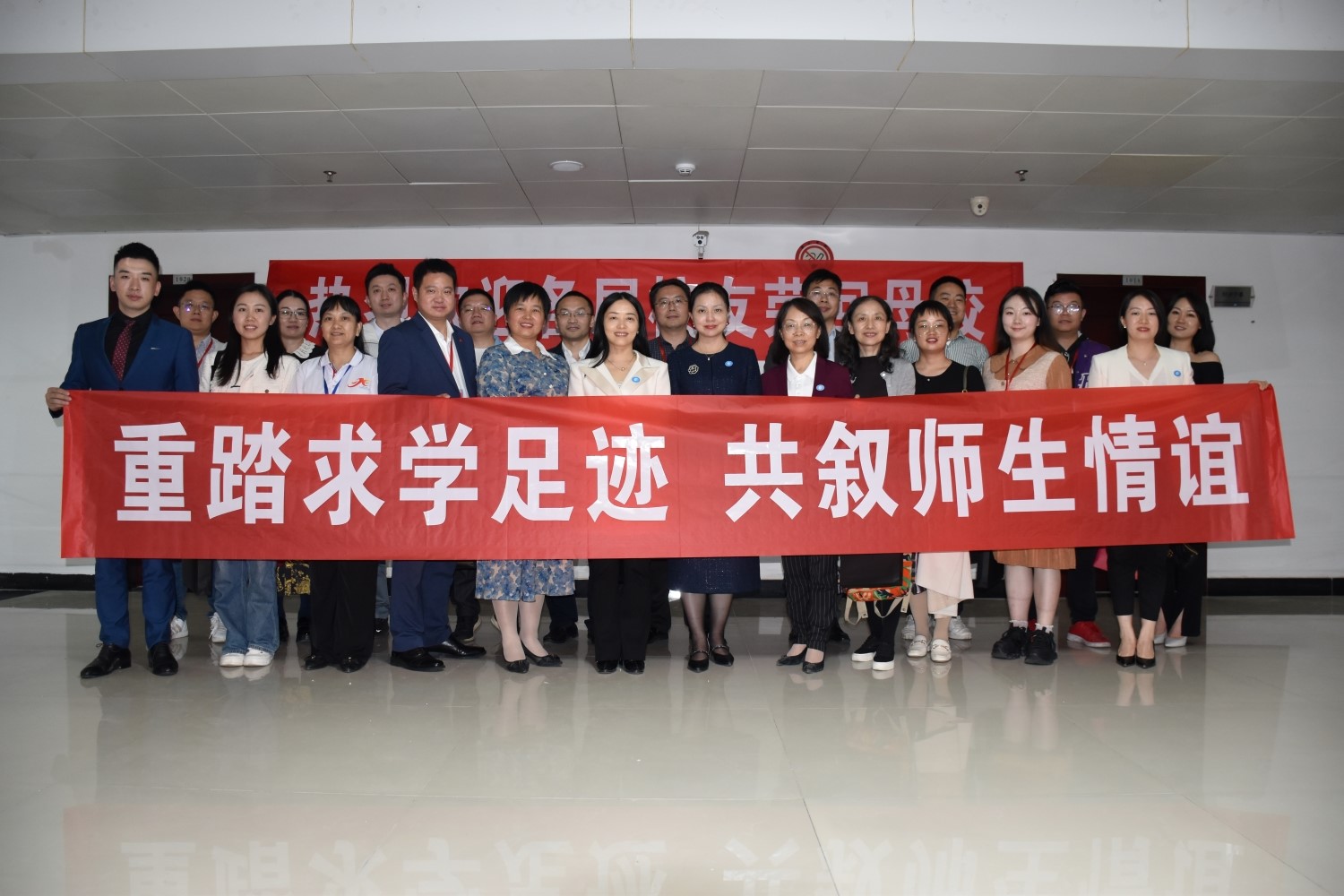 1698569471833000804.jpg 1698569471833000804.jpg