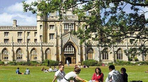 1509342687470042232.jpg 英国罗汉普顿大学.jpg