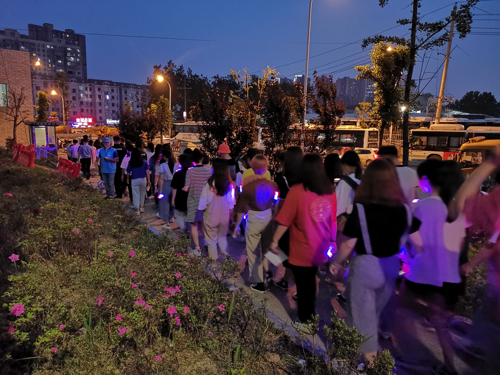 参与巡逻防控  守护星城平安