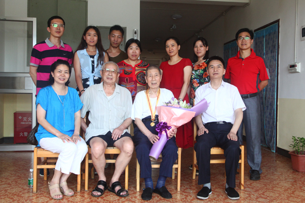 1506245753370033184.jpg 2.jpg