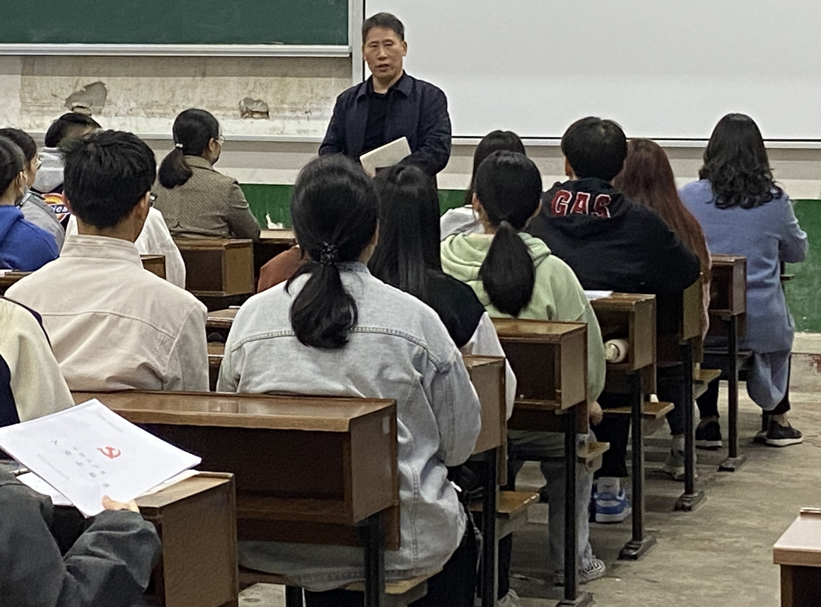 1669716925614040350.jpg 1669716925614040350.jpg