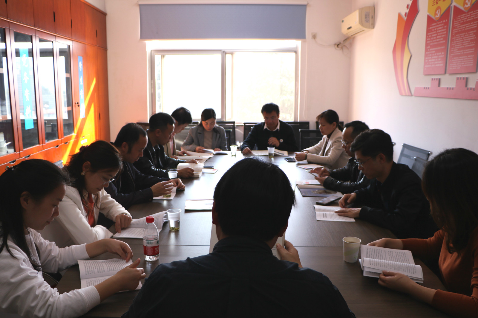 会计学院教师第二党支部组织学习党的十九届五中全会精神