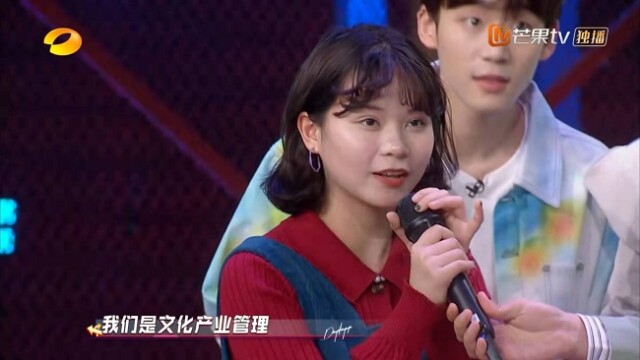 beat365中文在线官网学子参加湖南卫视《天天向上》节目录制