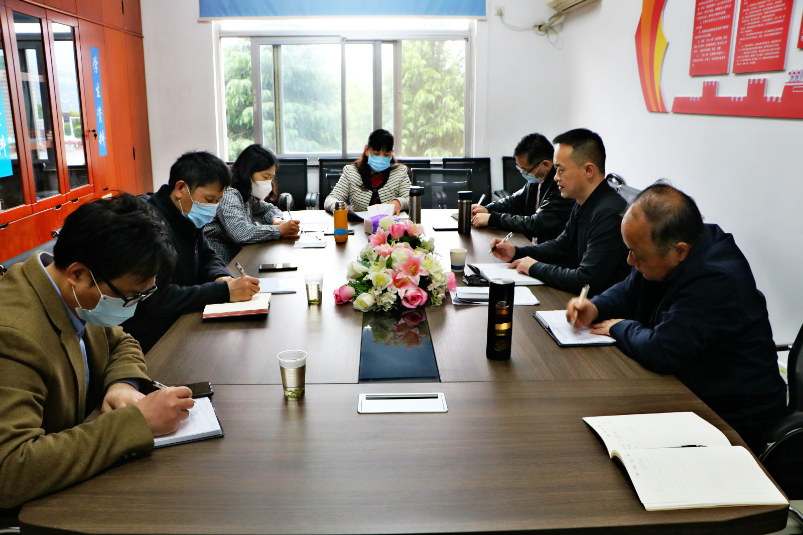 王颖梅深入会计学院指导工作