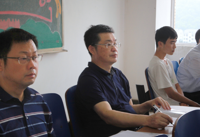 1630919271115029086.png 刘长庚听课.png