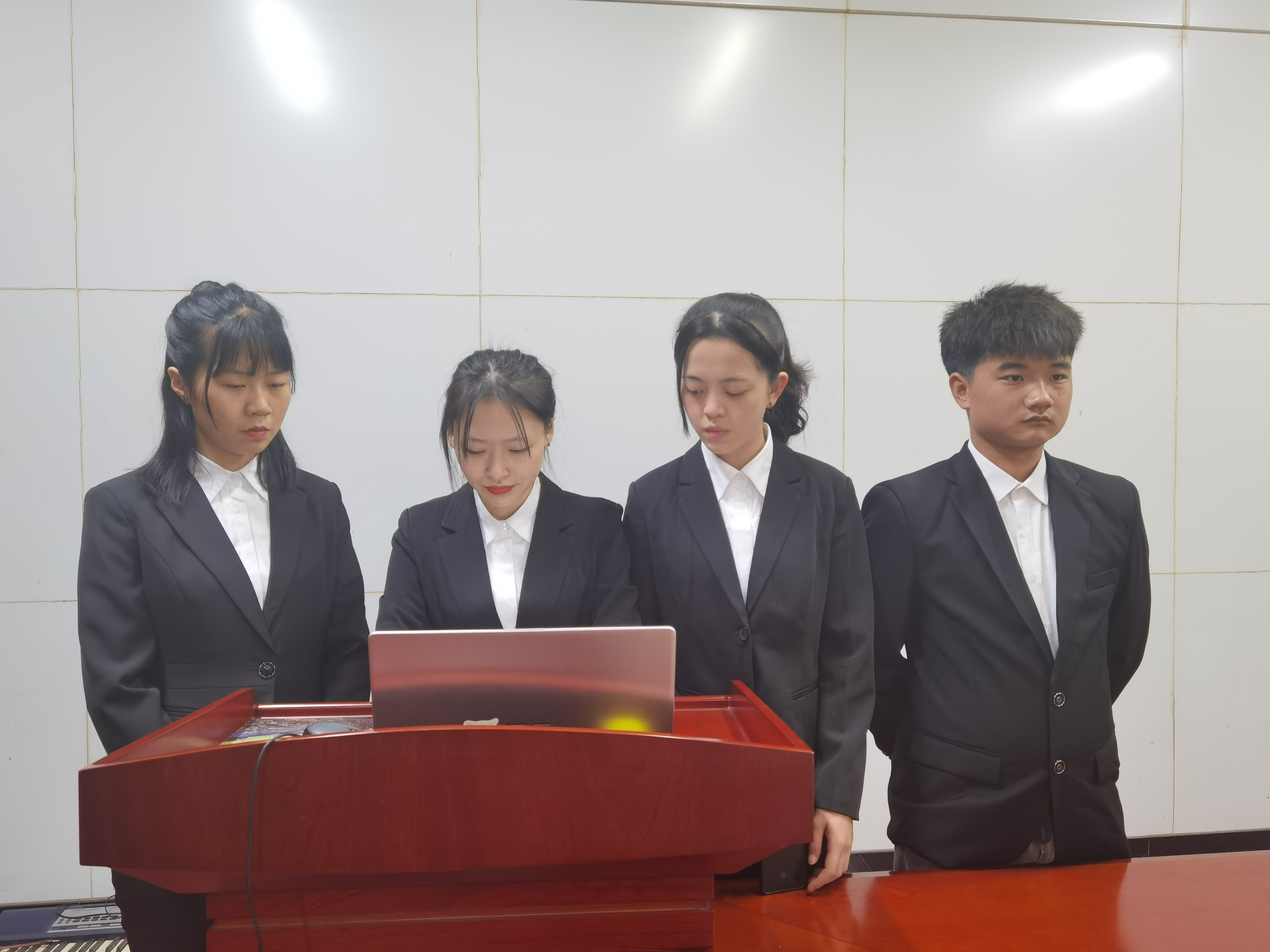 1603943865995001980.jpg 微信图片_20201029114601线上竞赛现场.jpg