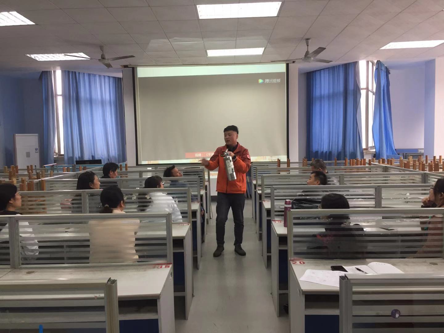 会计学院举办安全知识讲座