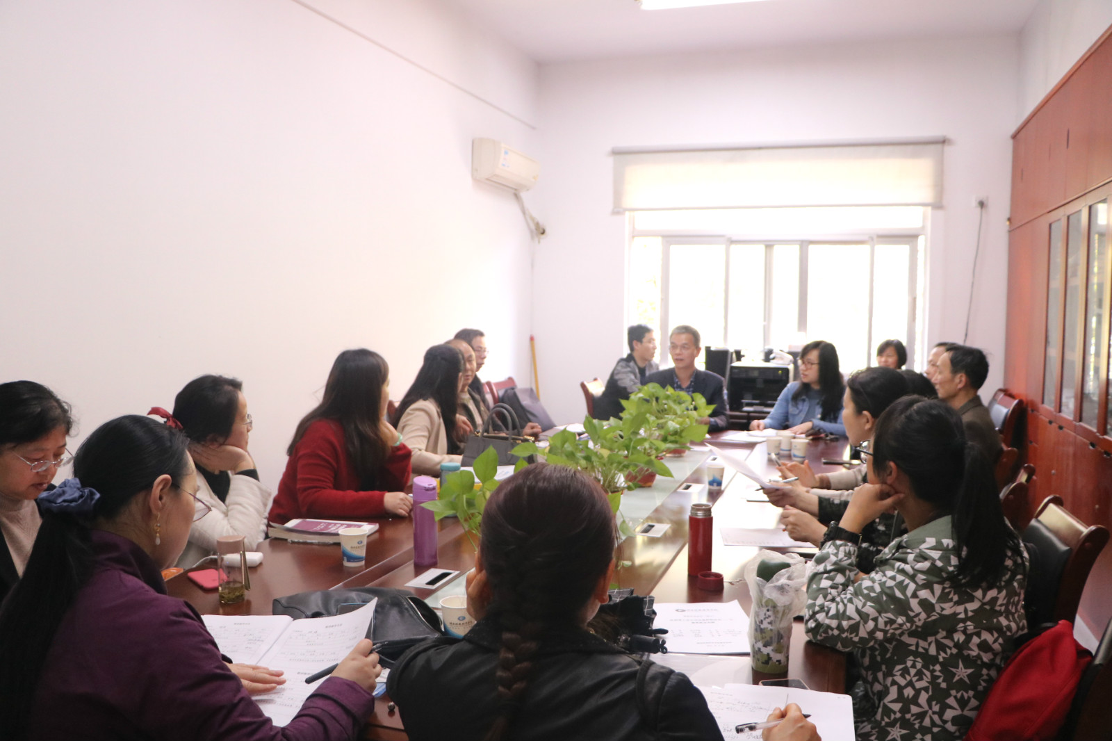 会计学院召开毕业论文中期检查专题会议